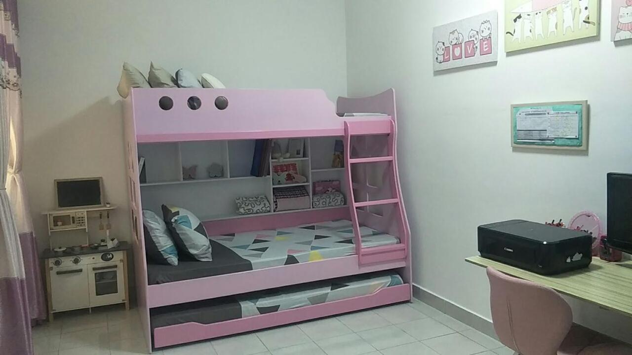 Zara1881 Muslim Homestay@Πουτρατζάγια Εξωτερικό φωτογραφία