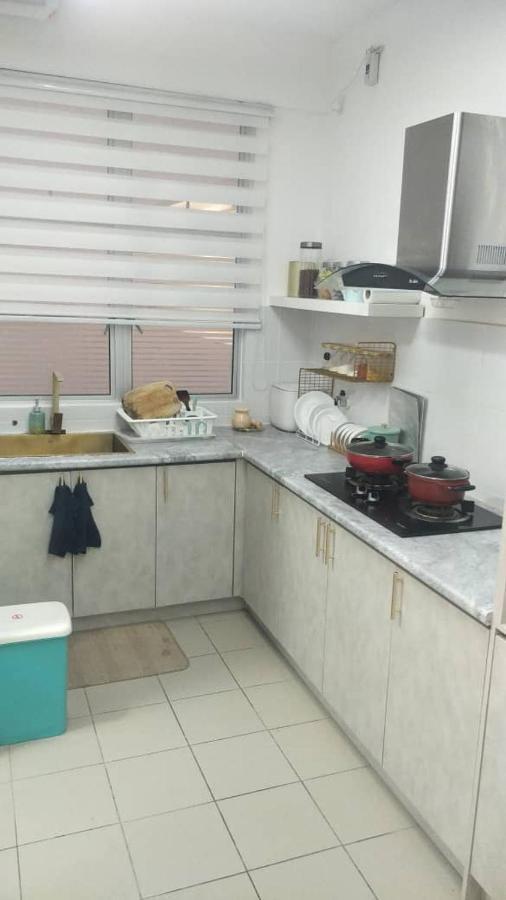Zara1881 Muslim Homestay@Πουτρατζάγια Εξωτερικό φωτογραφία