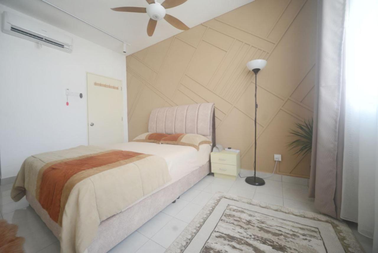 Zara1881 Muslim Homestay@Πουτρατζάγια Εξωτερικό φωτογραφία