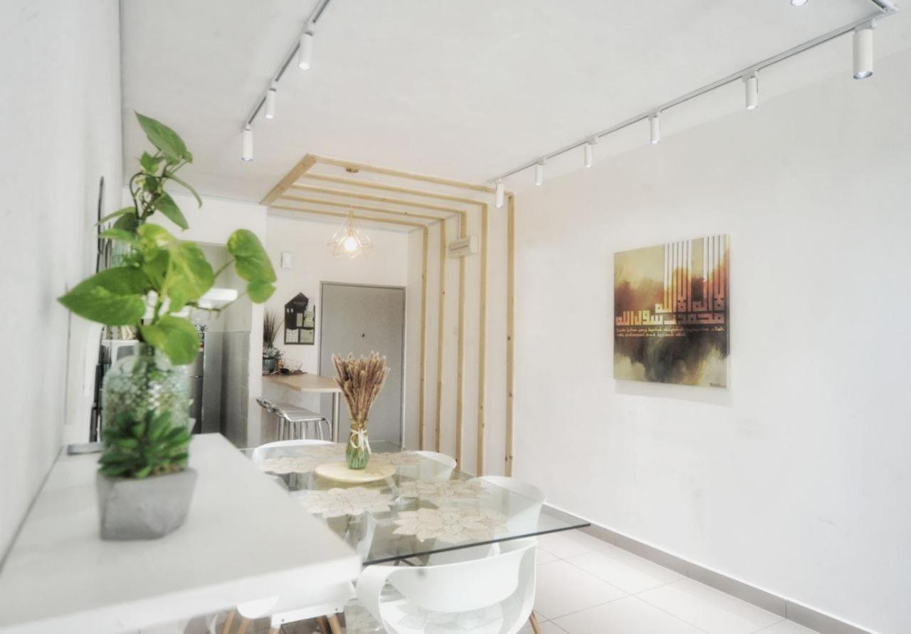 Zara1881 Muslim Homestay@Πουτρατζάγια Εξωτερικό φωτογραφία